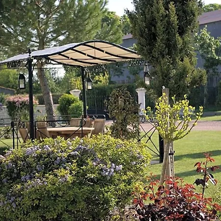 Domaine Du Clos Pallacien Couette-café