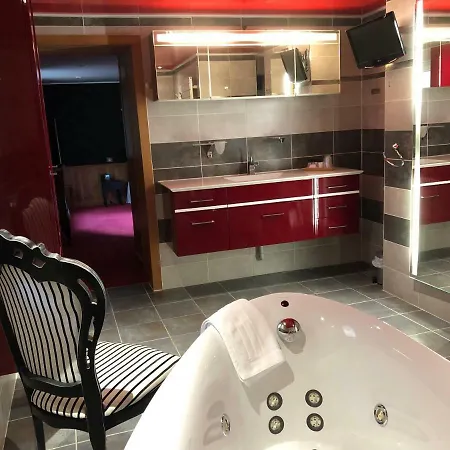 Domaine Du Clos Pallacien Bed & Breakfast