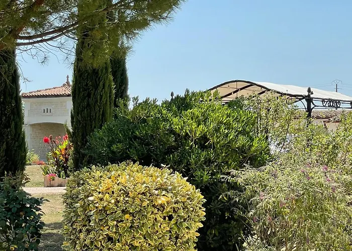 Domaine Du Clos Pallacien 4* Paille