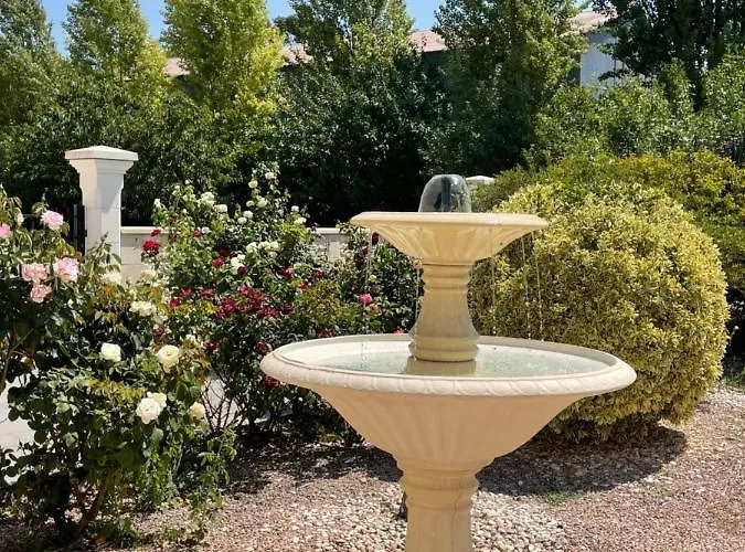 Domaine Du Clos Pallacien Bed & Breakfast